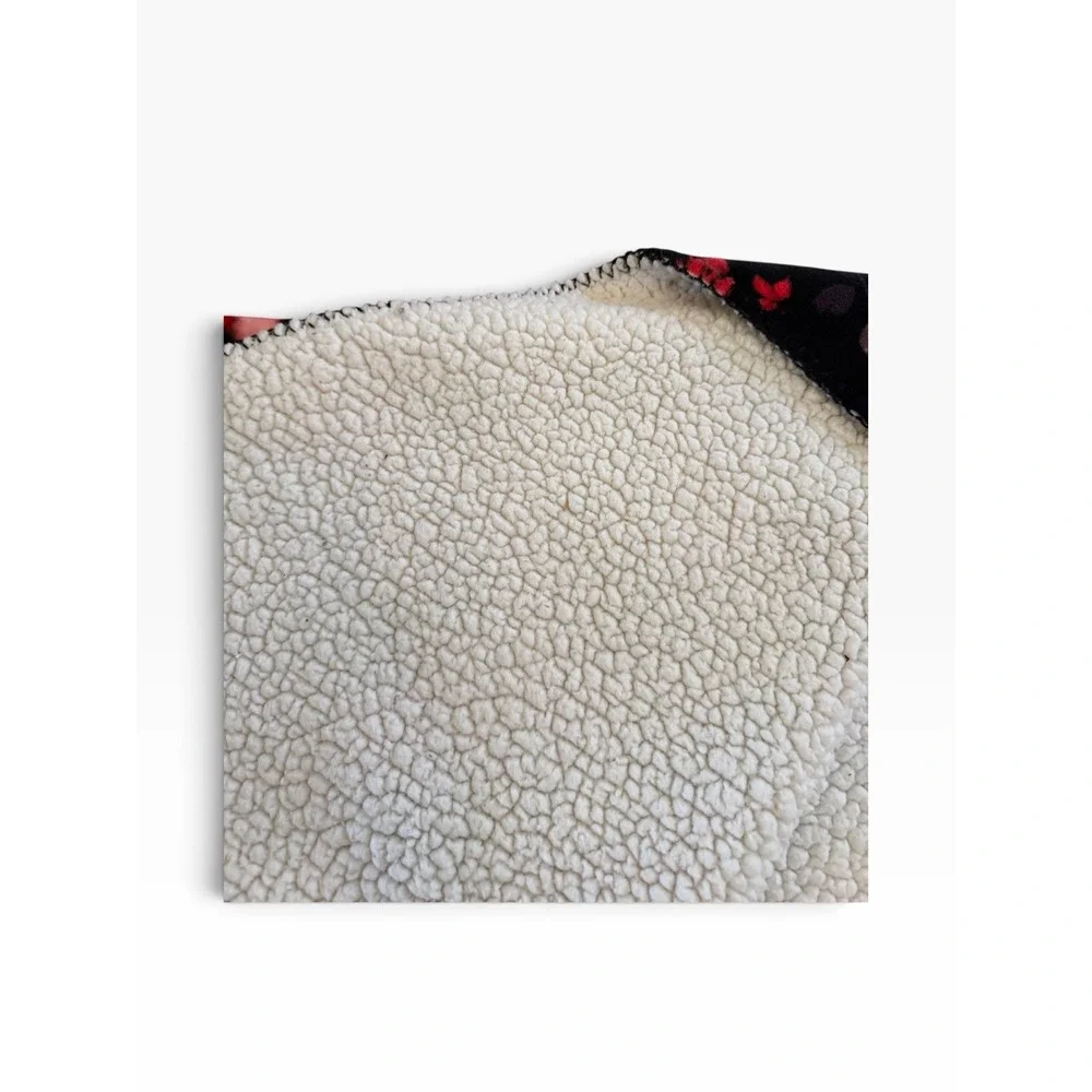 Victoria's Secret Red Rose Blanket Soft Logo Plush Cozy Throw Cover 50x60